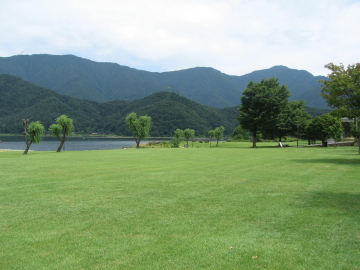 ���̉w�O����̉͌��΂Q